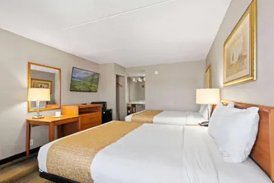 Photo 4 - Travelodge by Wyndham Pueblo