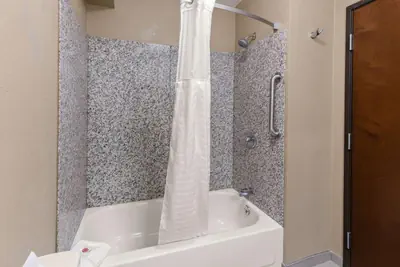 Photo 2 - Comfort Inn & Suites Springfield I-55