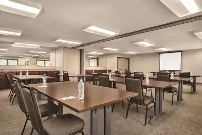 Photo 2 - Country Inn & Suites by Radisson, Pella, IA