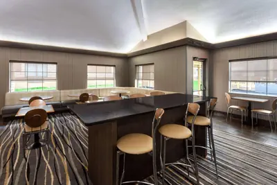 Photo 5 - Super 8 by Wyndham Copley Akron