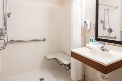 Photo 2 - Holiday Inn Express Hotel & Suites Coralville by IHG