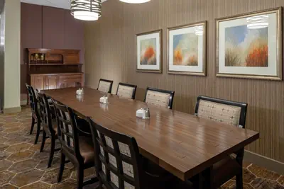Photo 3 - DoubleTree by Hilton Kansas City - Overland Park