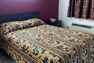 Photo 3 - Budget Inn - Elizabeth, NJ
