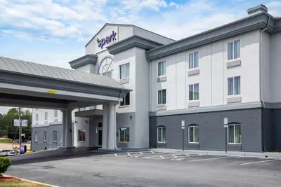 Photo 3 - Spark by Hilton Commerce, GA