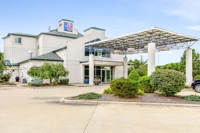 Photo 2 - Motel 6-Medina, OH - Cleveland