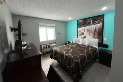 Photo 2 - Super 8 by Wyndham Emporia