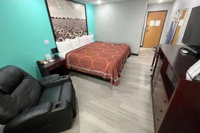Photo 5 - Super 8 by Wyndham Emporia