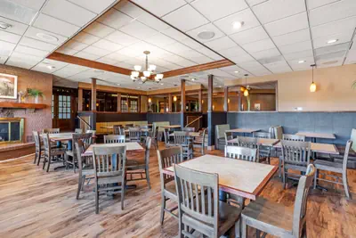 Photo 5 - Best Western Plus Steeplegate Inn