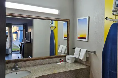Photo 3 - Days Inn by Wyndham Washington