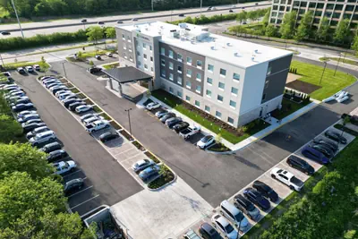 Photo 2 - Holiday Inn Express & Suites Chicago Schaumburg, an IHG Hotel