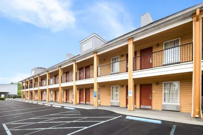 Photo 2 - Quality Inn Decatur River City
