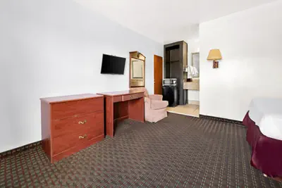 Photo 3 - Capitol Inn and Suites