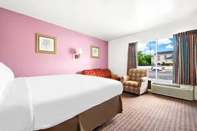 Photo 5 - Capitol Inn and Suites