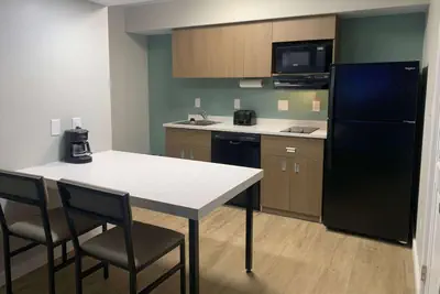 Photo 5 - MainStay Suites Springfield South - Battlefield Rd