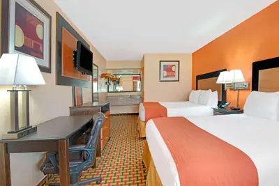 Photo 4 - Days Inn by Wyndham Independence