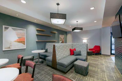 Photo 4 - Hampton Inn & Suites Burlington