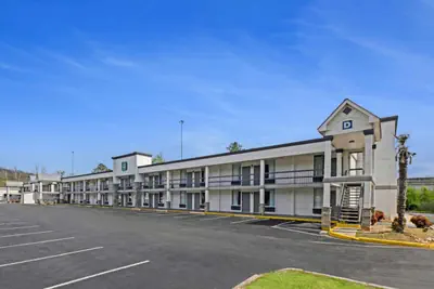 Photo 3 - Quality Inn Dalton East