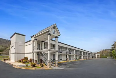 Photo 2 - Quality Inn Dalton East