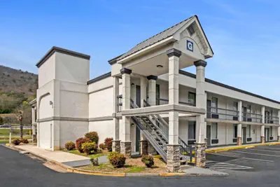 Photo 4 - Quality Inn Dalton East