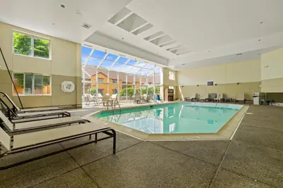 Photo 3 - Chicago Club Inn & Suite