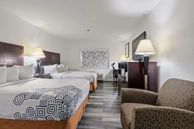 Photo 3 - Best Western Oakbrook Inn