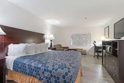 Photo 2 - Best Western Oakbrook Inn