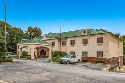 Photo 5 - Econo Lodge Inn & Suites Marietta near Dobbins ARB
