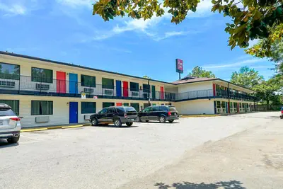 Photo 3 - Luxury Inn By OYO Albany