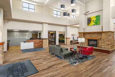 Photo 4 - Hampton Inn & Suites Springfield