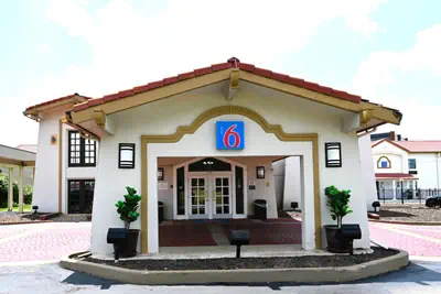 Photo 3 - Motel 6-Hazelwood, MO
