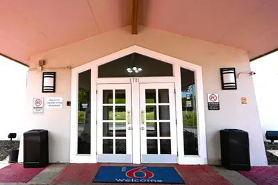 Photo 2 - Motel 6-Hazelwood, MO