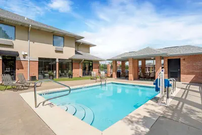 Photo 3 - Best Western Plus Two Rivers Hotel & Suites