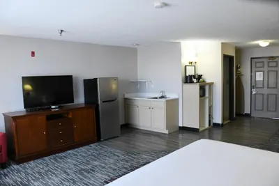 Photo 2 - HARMONY INN & SUITES