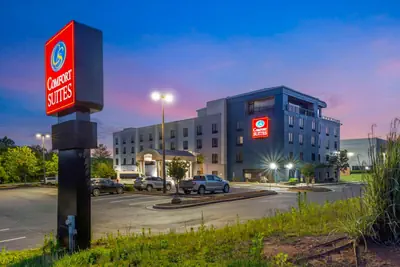 Photo 2 - Comfort Suites Atlanta Airport