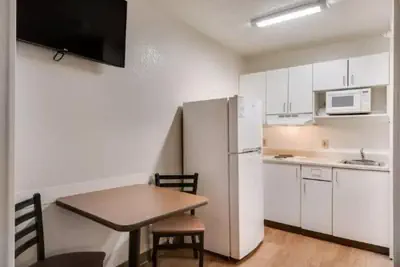Photo 5 - Birch Hill Suites Kansas City - Independence