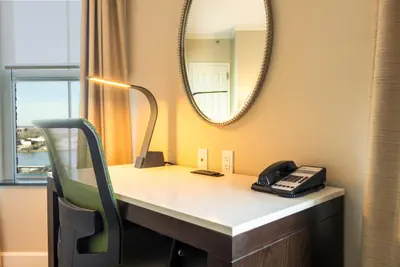 Photo 4 - Holiday Inn Express Savannah - Historic District