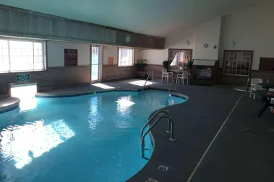 Photo 2 - Days Inn & Suites by Wyndham Williamsburg IA North
