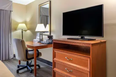 Photo 5 - Econo Lodge & Suites Southern Pines - Pinehurst