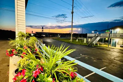 Photo 3 - Ozark Inn and Suites
