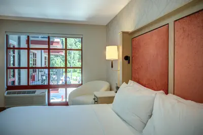 Photo 3 - The Embers Hotel