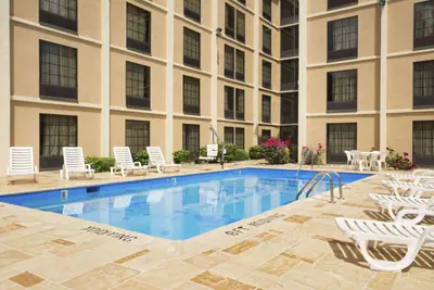 Photo 3 - Days Inn by Wyndham Rome Downtown