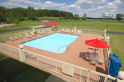 Photo 2 - Country Inn & Suites by Radisson, Sandusky South, OH