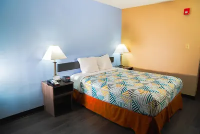 Photo 3 - Motel 6 Litchfield, IL