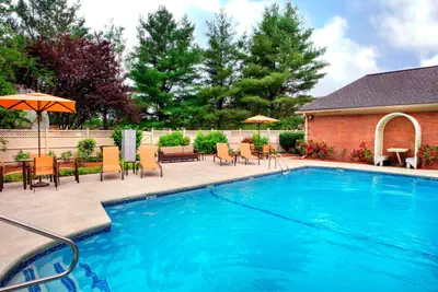 Photo 2 - Sonesta Select Tinton Falls Eatontown