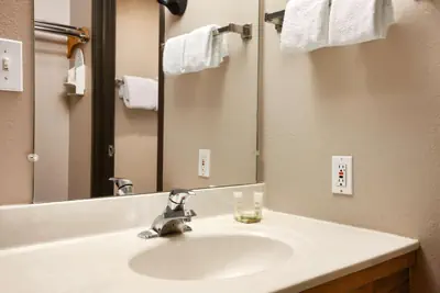Photo 4 - Super 8 by Wyndham Durango