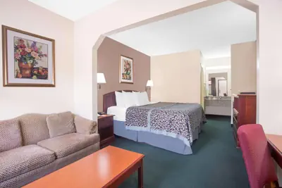 Photo 4 - Days Inn by Wyndham Dublin GA