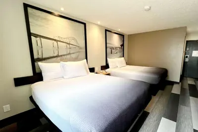 Photo 2 - Super 8 by Wyndham Cedar Rapids