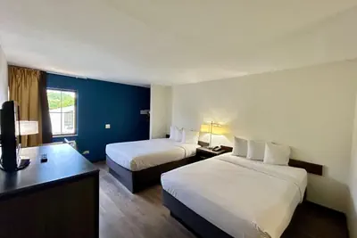 Photo 5 - Spark by Hilton Wichita East