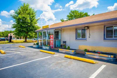 Photo 5 - OYO Inn Kernersville