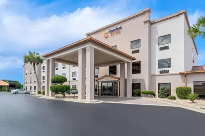 Photo 3 - Comfort Suites near Robins Air Force Base